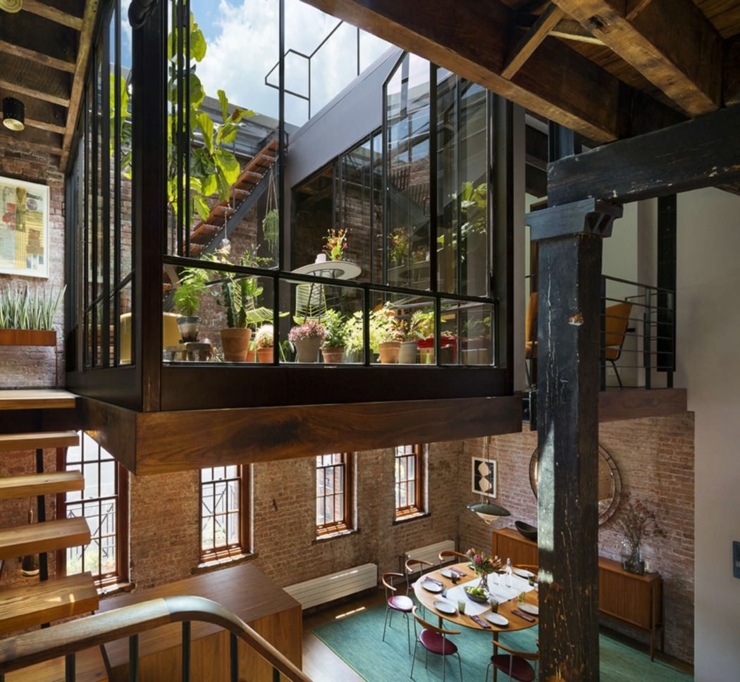 Agencement original et unique sur deux niveaux intérieur à l'agencement original loft industriel
