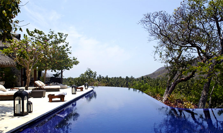 la piscine de débordement de la maison familiale