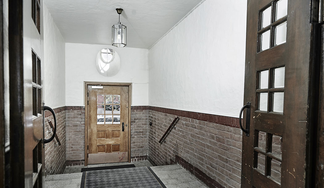 entrée immeuble ancien centre-ville