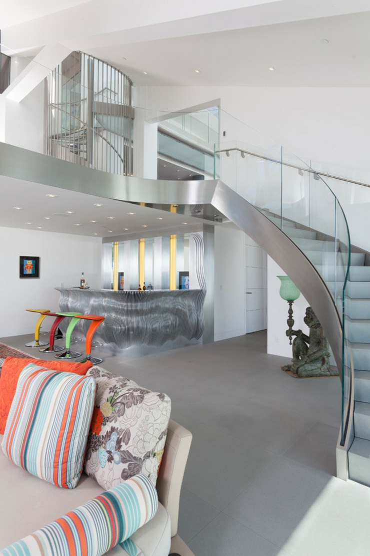 Coin bar au design moderne et original et escalier en verre et acier escalier design maison architecture moderne