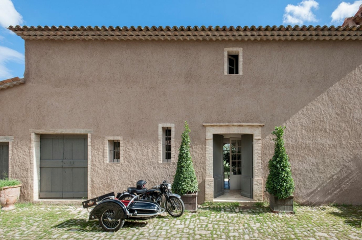 façade résidence familiale campagne midi