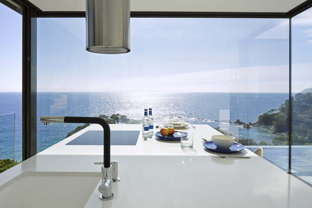 cuisine moderne aménagée vue mer