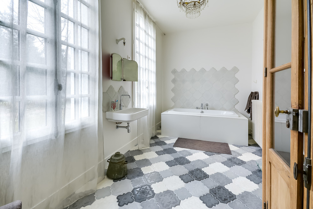 salle de bains design luxe rénovée