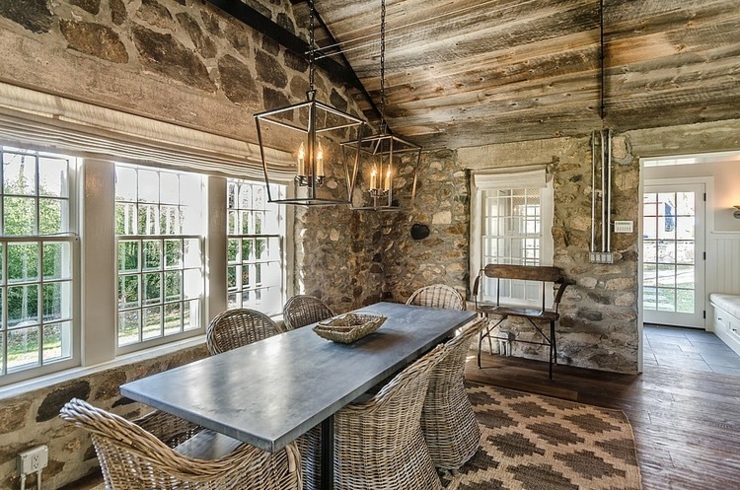 Décor authentique digne d’un cottage anglais salle à manger ambiance rustique