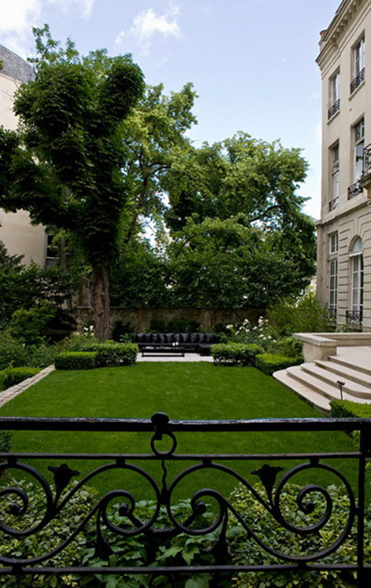jardin d'hôtel particulier de luxe à Paris