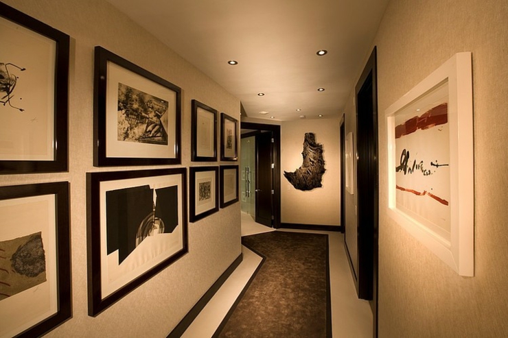 Couloirs de l’appartement de vacances aux œuvres d’art intérieur design déco créatif