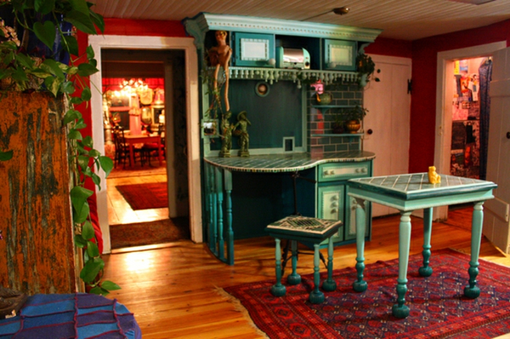 intérieur à la décoration multicolore résidence de campagne