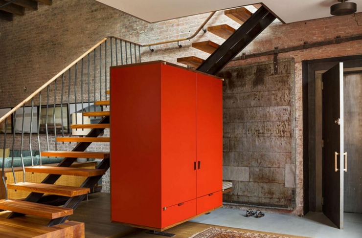 Entrée directement dans la pièce principale de vie mobilier design rustique et imparfait loft
