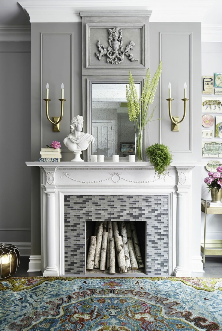 Cheminée et accessoires de décoration de cette maison de ville cheminée décorative accessoires déco glamour