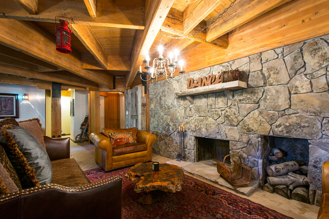 salle de jeux maison rustique de vacances