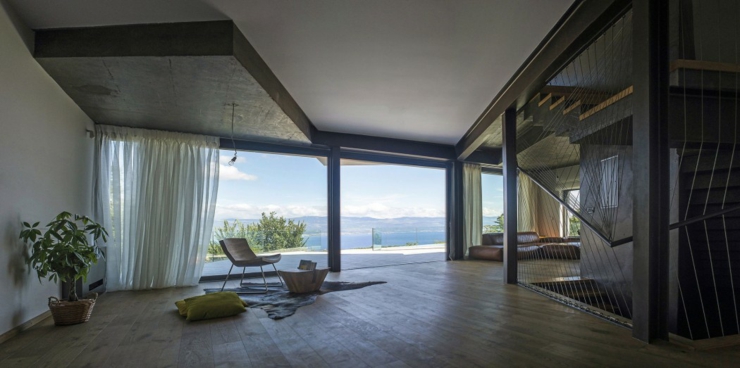 Intérieur très minimaliste de cette résidence de vacances intérieur design simple minimaliste