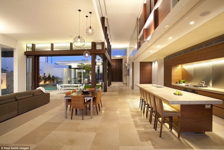 Pièce de vie principale très spacieuse pièce de vie spacieuse et luxueuse maison d'architecte