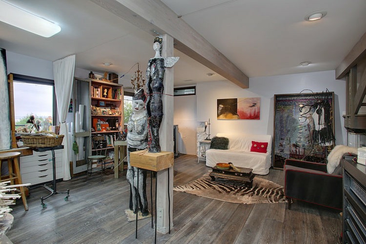 Atelier artistique et bureau dans la décoration éclectique