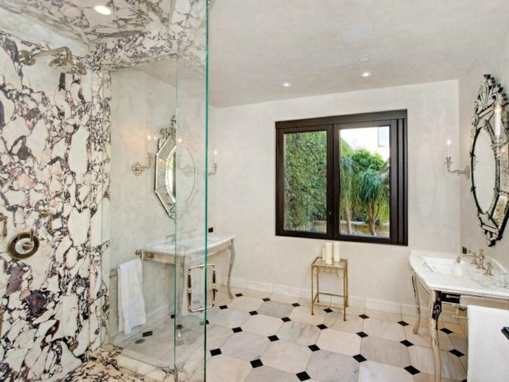Salle de bains luxueuse en marbre blanc Salle de bain design luxueux Malibu