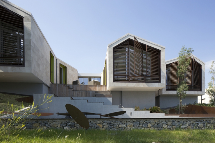 Vue d’ensemble de la maison originale belle demeure dans le sud de la france