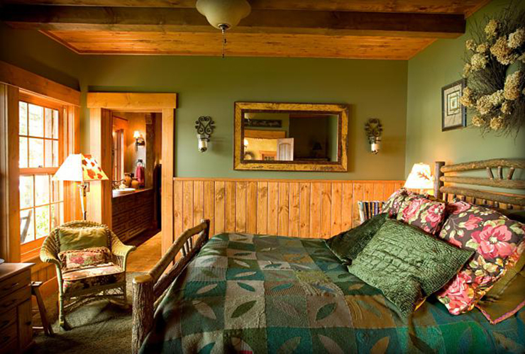A l’étage se trouvent les chambres à la déco d’antan chambre maison de campagne secondaire