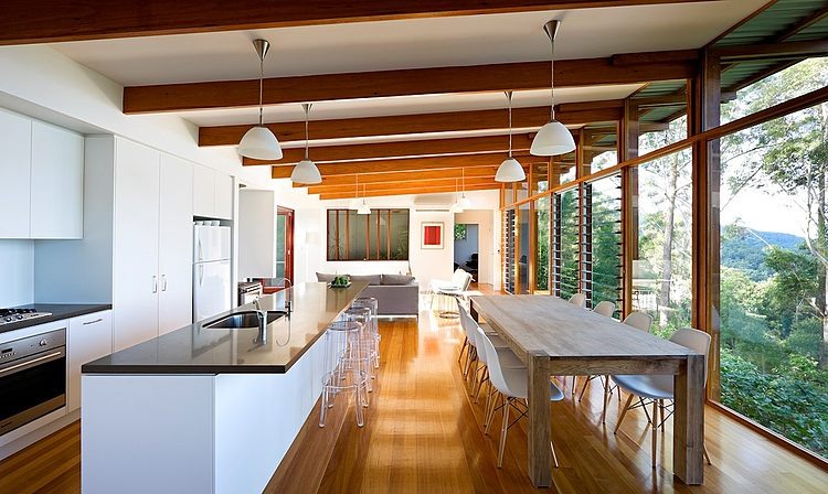 Le bois apportant de la chaleur au décor d’intérieur intérieur en bois éco responsable