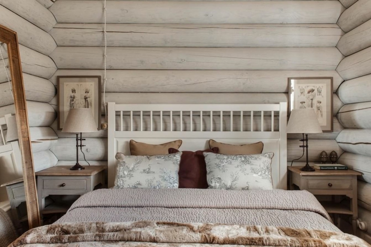 Petite chambre à coucher à la décoration simple et rustre chambre design unique bois rustique