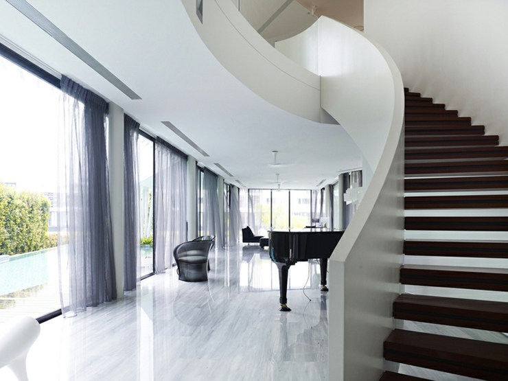 escalier menant à l'étage