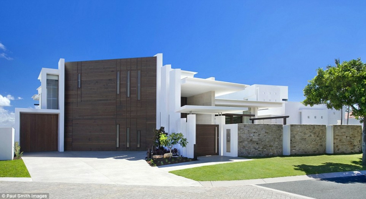 La maison d’architecte vue depuis la rue maison contemporaine vue d'extérieur