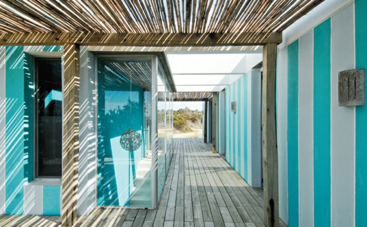 Les parties extérieures de cette maison de vacances en Uruguay outdoor living espace extérieur maison de charme