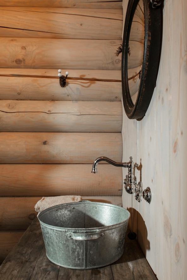 Idée original de vasque rustique pour une maison en bois vasque fer rustique ambiance maison