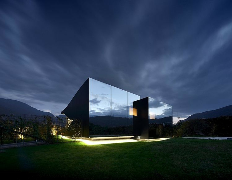 Vacances en montagne dans une demeure d’architecte maison d'architecte vue de nuit