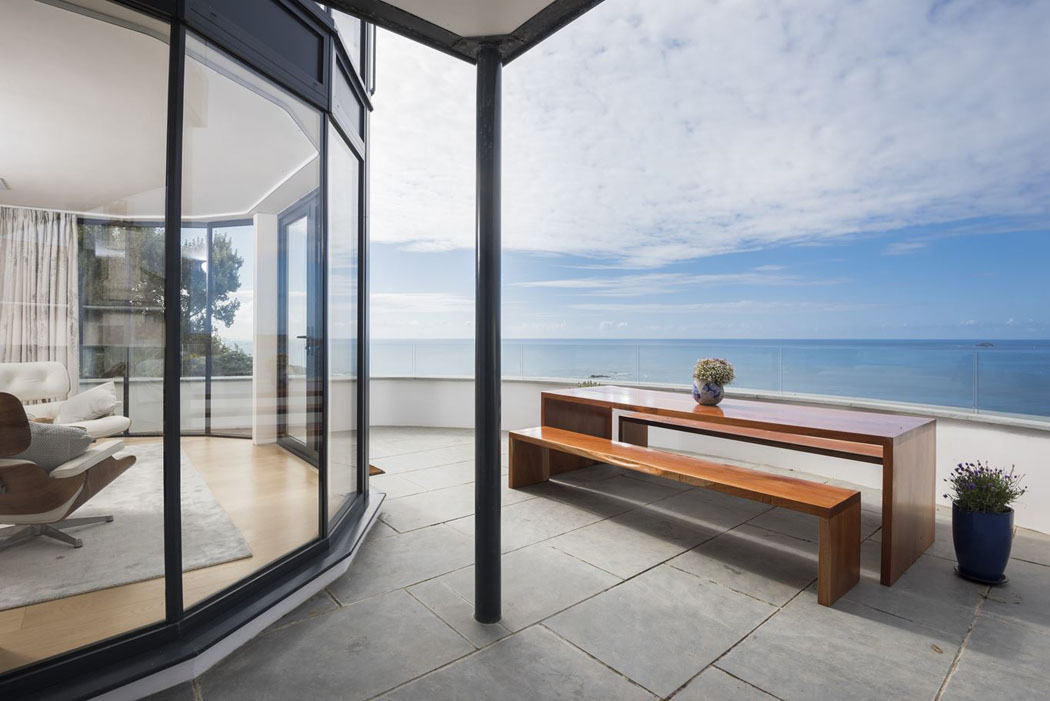 balcon du séjour offrant une belle vue marine