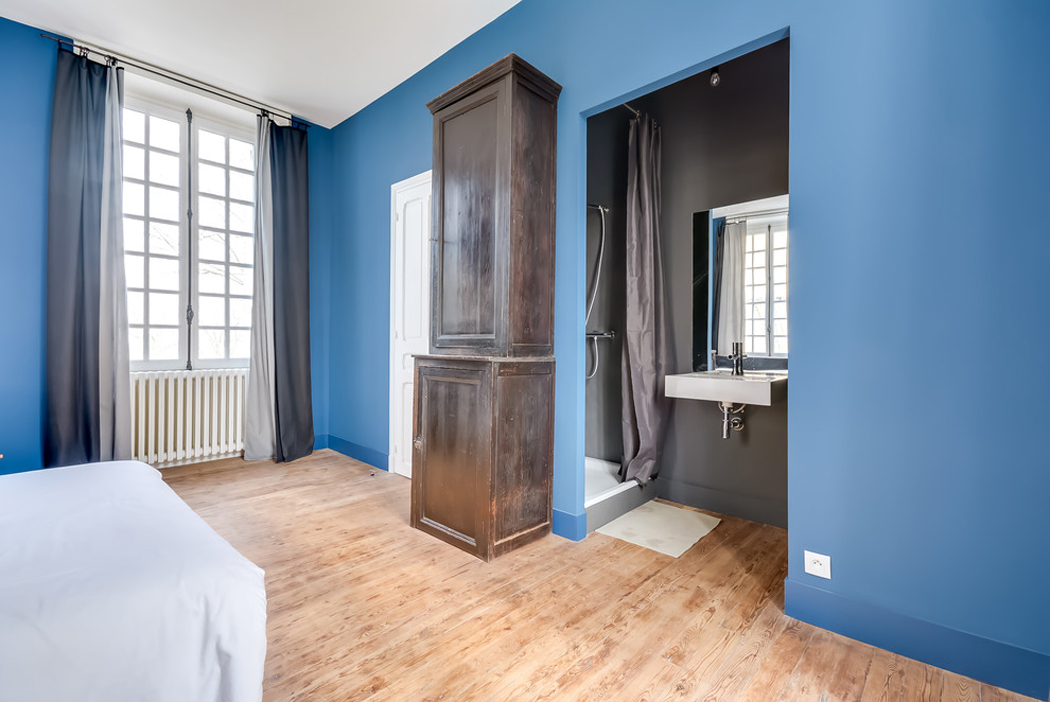 salle d'eau chambre ancienne rénovée