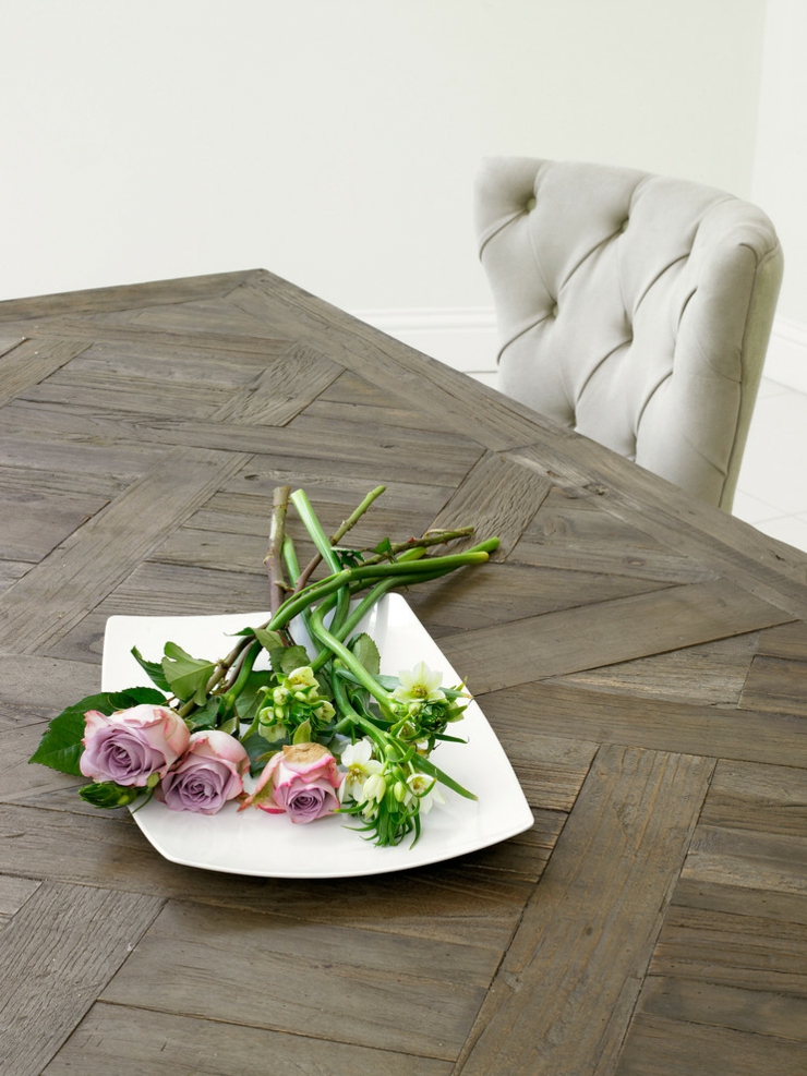 La table de la salle à manger et les chaises – mobilier de classe ameublement salle à manger luxe
