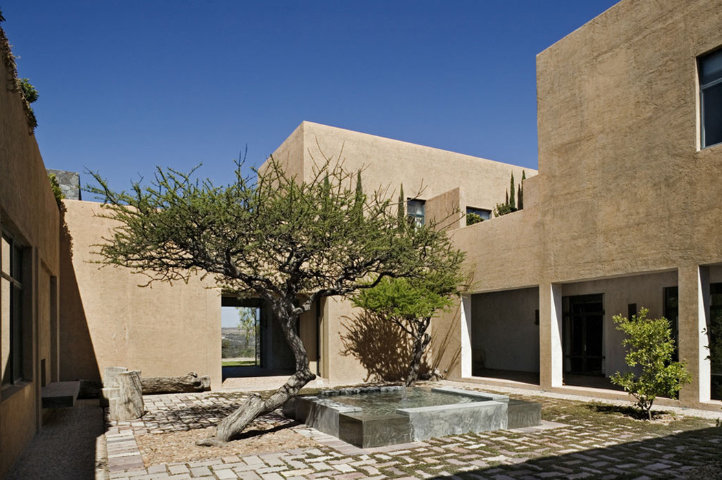 Patio rustique au design inspiré par le désert