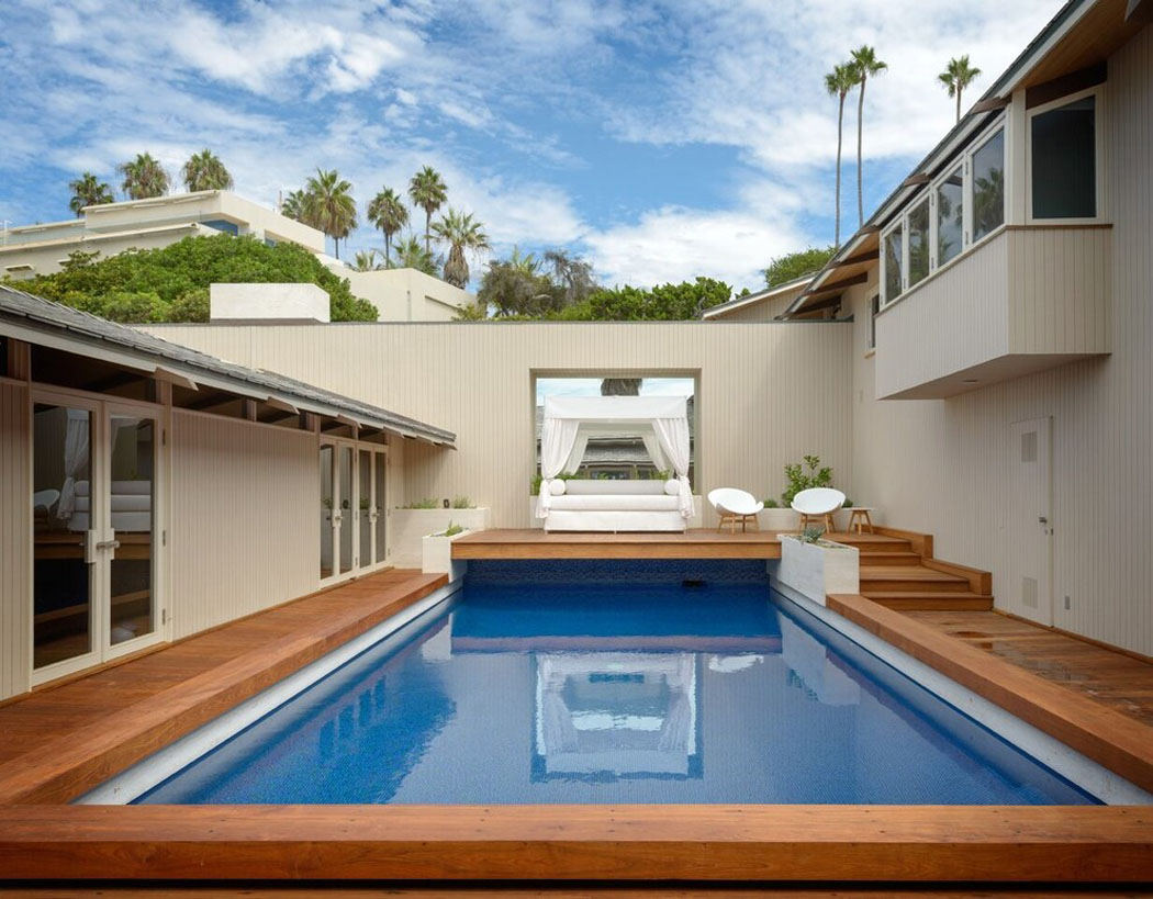 patio piscine extérieure de luxe villa