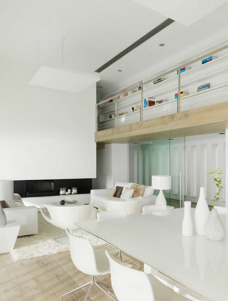 Pièce de vie principale à l’ameublement chic et élégant intérieur design blanc élégant villa de luxe