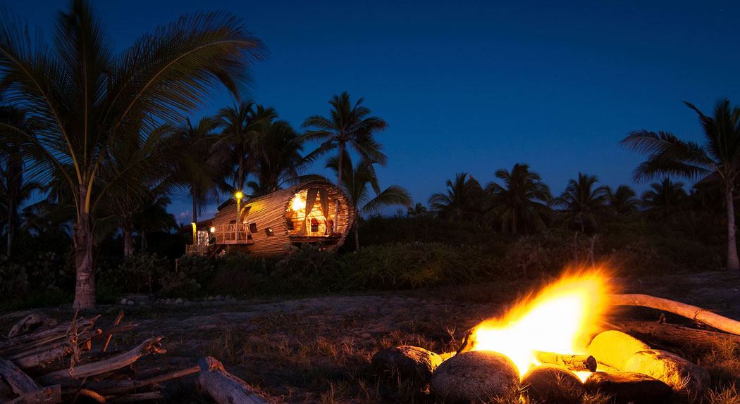 Un emplacement parfait donnant directement sur une belle plage permet de profiter du cadre paradisiaque vacances exotique plage cabane bois mexique