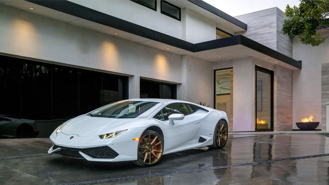 L’entrée principale de cette magnifique propriété de prestige située dans les hauteurs hollywoodiennes résidence de luxe hollywood avec vue