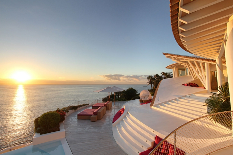 Superbe terrasse de cette résidence de haut standing terrasse résidence de luxe prestige