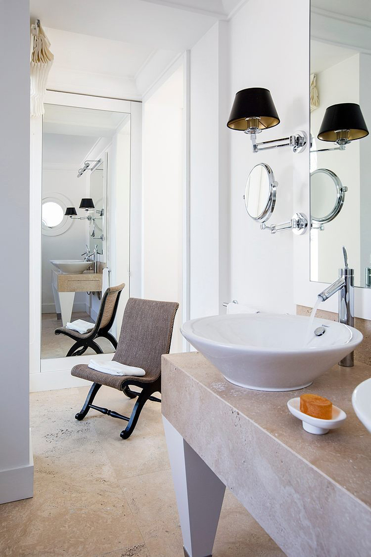 Salle de bain en marbre de la villa de vacances intérieur design moderne villa de vacances