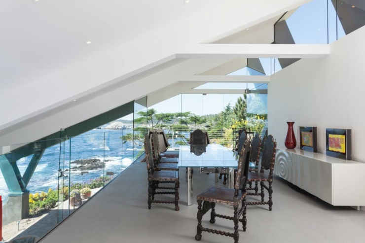 Maison à l’architecture moderne et originale salle à manger avec vue