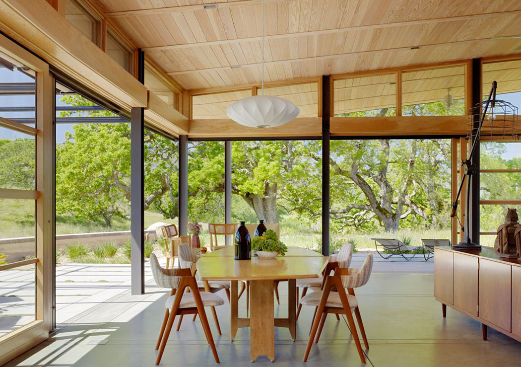 belle et claire salle à manger maison moderne écologique