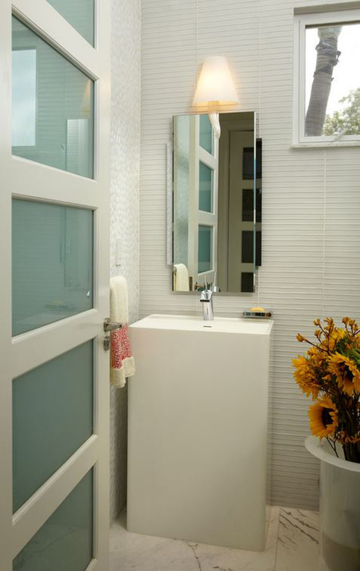 cabinet toilettes design moderne en blanc