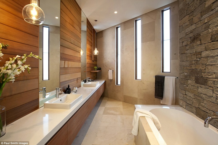 Salle de bains aux touches rustiques et modernes salle de bains de maison moderne design