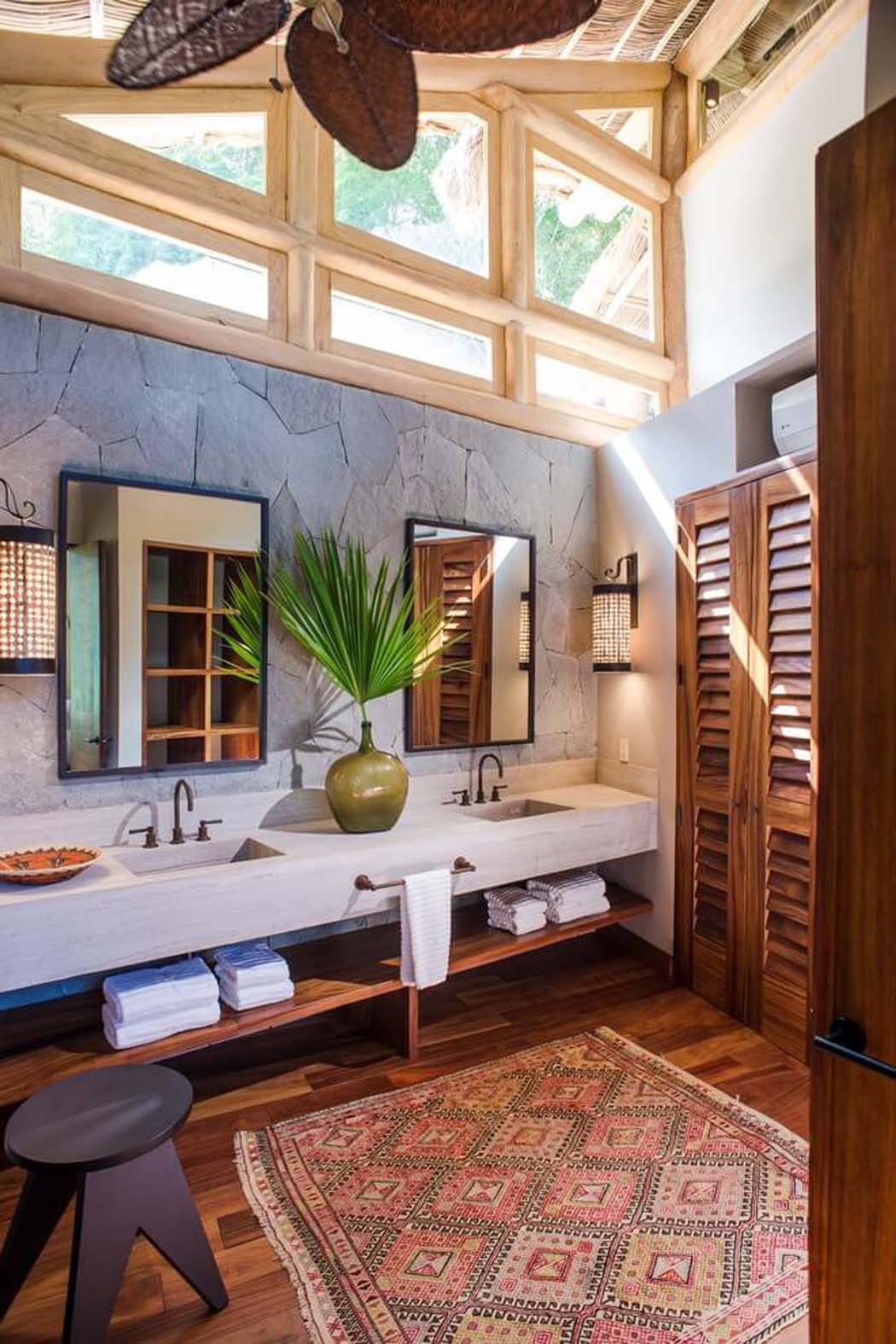 idées déco salle de bain luxe exotique