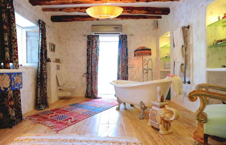 Salle de bains à la décoration aux touches orientales salle de bains toilettes déco orientale