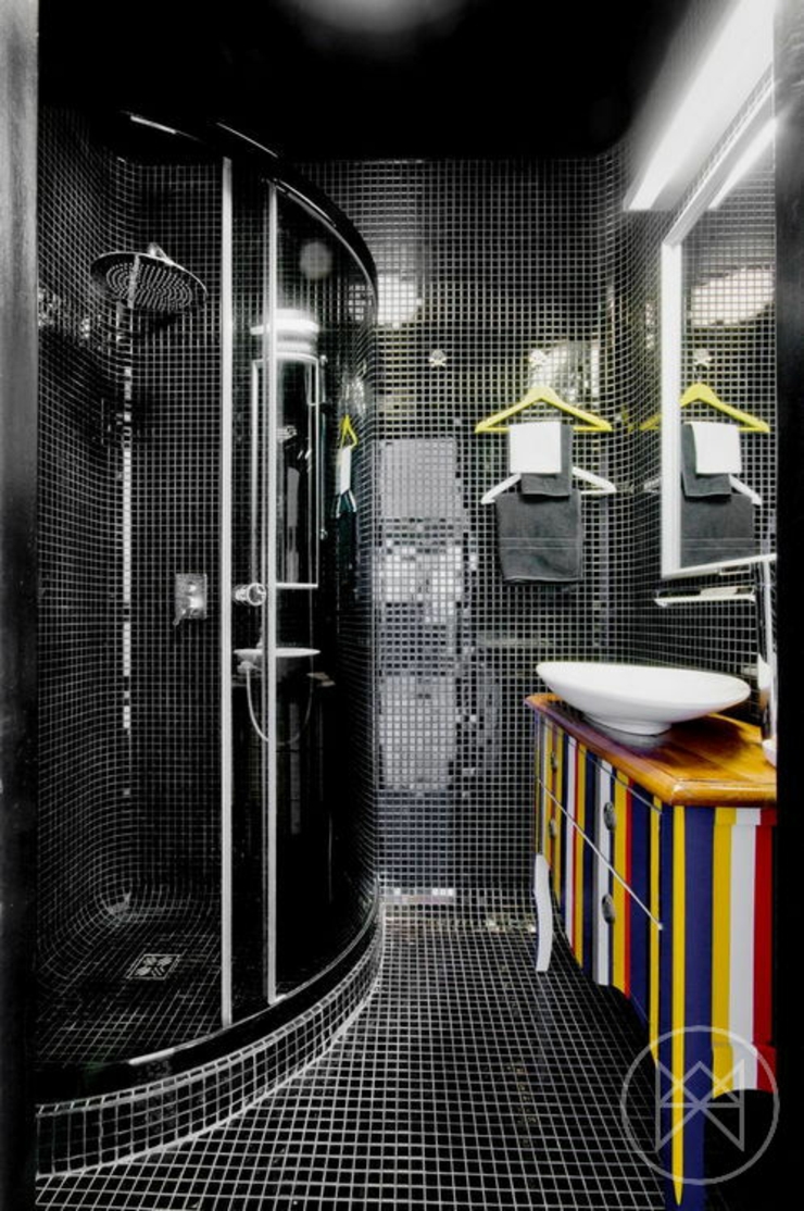 Salle de bains de l’appartement moderne de ville en noir salle de bains design original noir