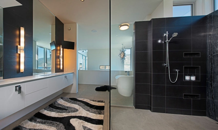 Côté cabine de douche italienne de cette résidence de luxe douche design luxe