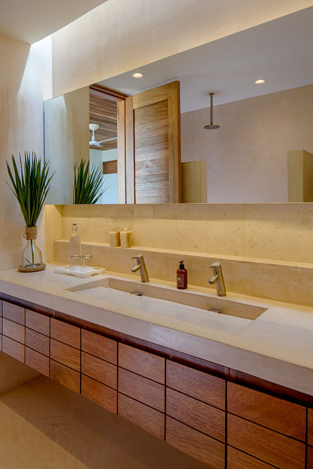 Salle de bains privative pour chacune des quatre chambres à coucher salle de bain exotique villa de vacances
