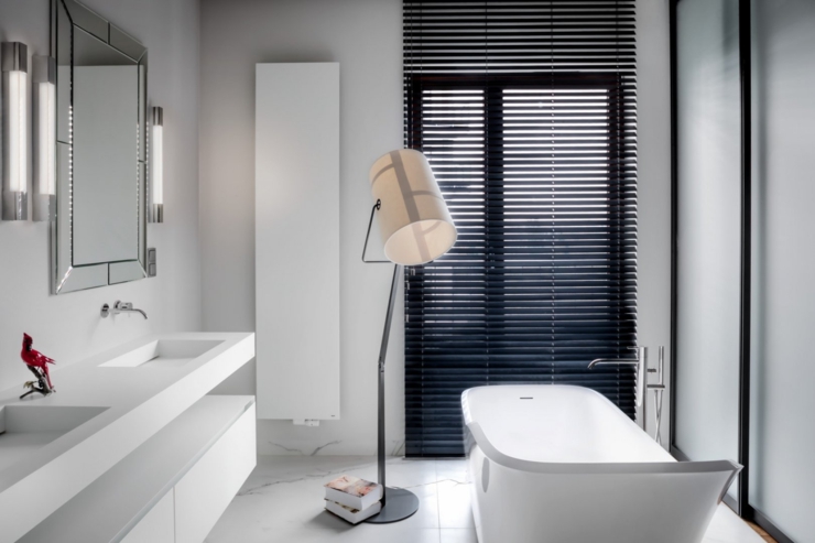 Belle baignoire pour une salle de bains au design minimaliste salle de bains luxe design minimaliste