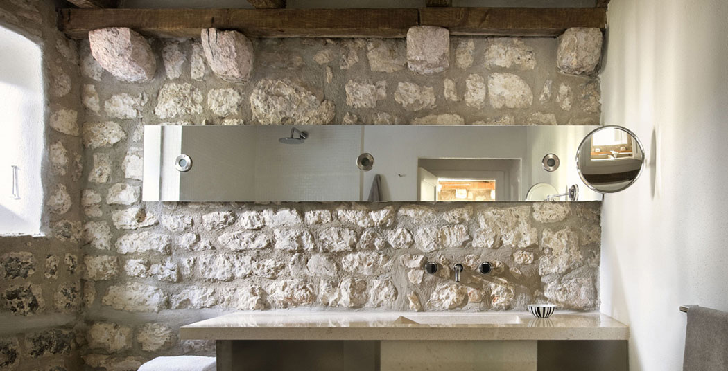 salle de bains design rustique maison rénovée