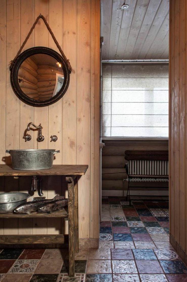 Salle de bains très rustique avec aménagement en bois et fer salle de bain design rustique maison campagne
