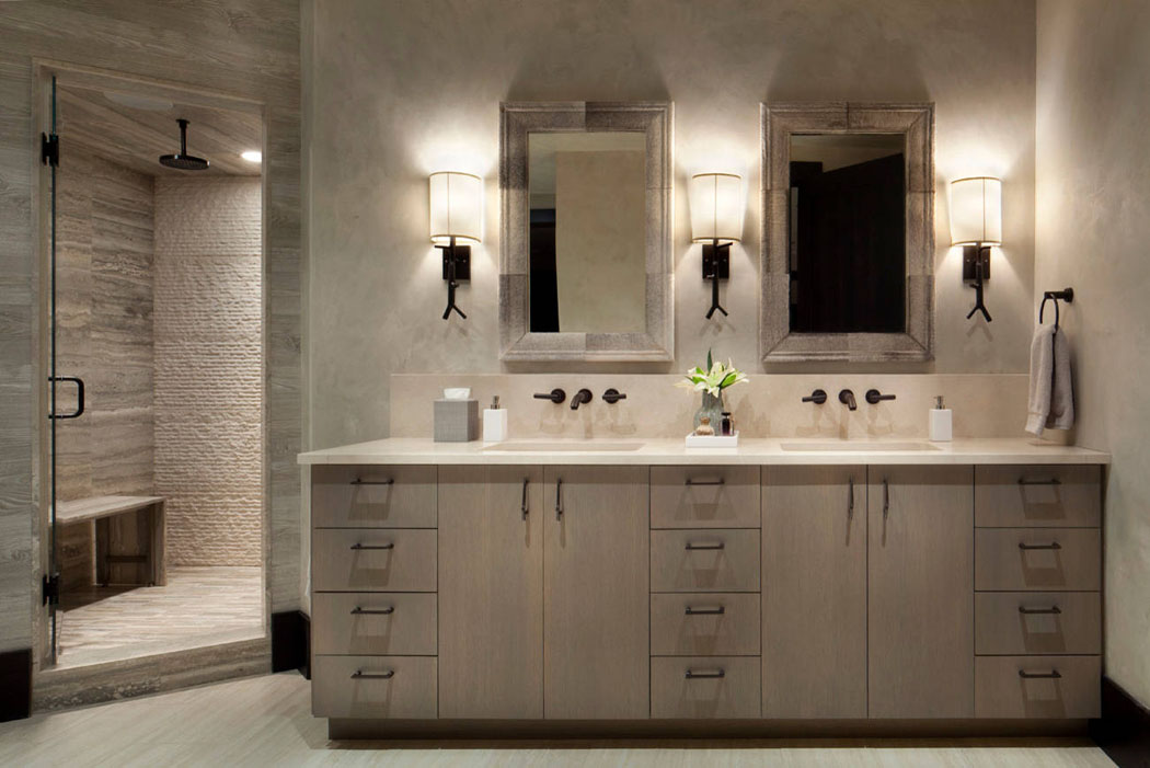 Grande salle de douche avec double vasque & grande douche à l’italienne salle de bain attenante chalet de vacances ski